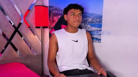 Snapshot of andy_jones7 chatting on October 29, 2025, 3:31 am andy_jones7 online show from October 29, 2025, 3:31 am