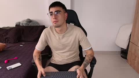Andres online show from February 21, 2025, 4:59 pm
