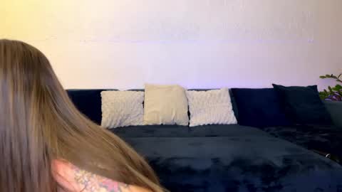 andy_velvet online show from May 23, 2026, 10:14 pm