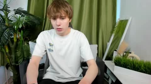 Snapshot of andyjey_ chatting on June 3, 2026, 1:25 pm Mandy and Andy online show from June 3, 2026, 1:25 pm