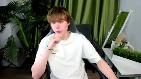 Snapshot of andyjey_ chatting on June 25, 2026, 7:07 pm Mandy and Andy online show from June 25, 2026, 7:07 pm