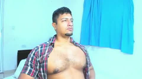 Snapshot of andylemonda chatting on December 17, 2025, 1:17 pm andylemonda online show from December 17, 2025, 1:17 pm