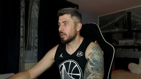 Magic Andy online show from May 17, 2026, 11:45 pm