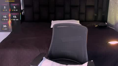 Andy online show from October 28, 2025, 9:28 pm