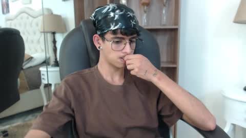 andyxibrat online show from May 8, 2026, 6:35 pm