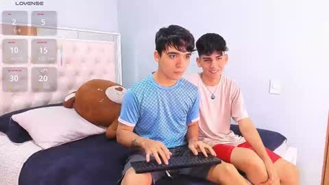 Snapshot of andyy_big_cock chatting on October 4, 2025, 5:16 am Andy online show from October 4, 2025, 5:16 am