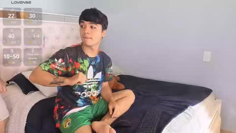 Snapshot of andyy_big_cock chatting on October 15, 2025, 4:40 pm Andy online show from October 15, 2025, 4:40 pm