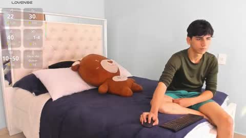 Snapshot of andyy_big_cock chatting on November 2, 2025, 2:08 pm Andy online show from November 2, 2025, 2:08 pm