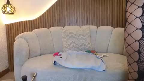 Anell online show from July 10, 2026, 7:27 pm
