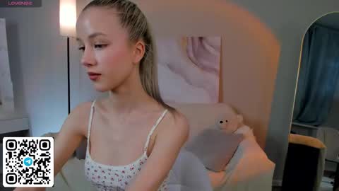 Snapshot of anellyball_ chatting on February 18, 2026, 10:33 am Anelly online show from February 18, 2026, 10:33 am