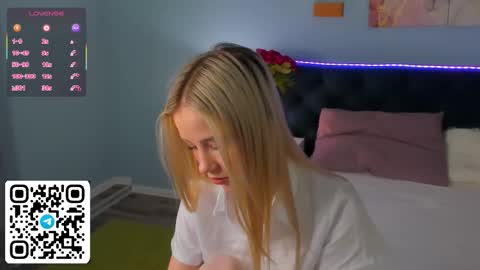 Snapshot of anellyball_ chatting on March 21, 2026, 10:09 am Anelly online show from March 21, 2026, 10:09 am