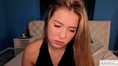 Snapshot of anellyball_ chatting on July 2, 2026, 1:05 am Anelly online show from July 2, 2026, 1:05 am