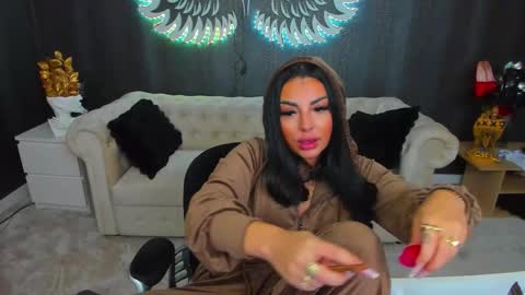 Anne online show from December 16, 2025, 5:18 pm