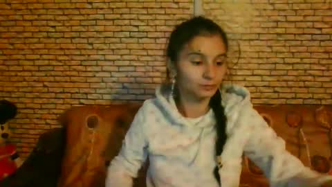 Snapshot of ang3l_black chatting on November 16, 2025, 9:31 pm andr33a online show from November 16, 2025, 9:31 pm