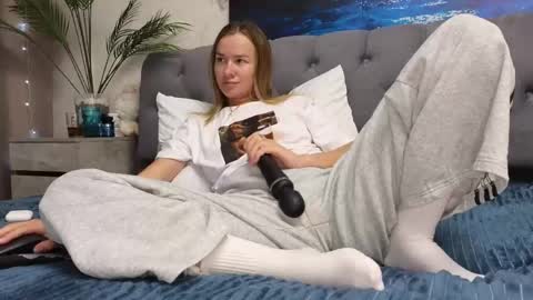 ange1ok online show from May 6, 2026, 2:55 pm