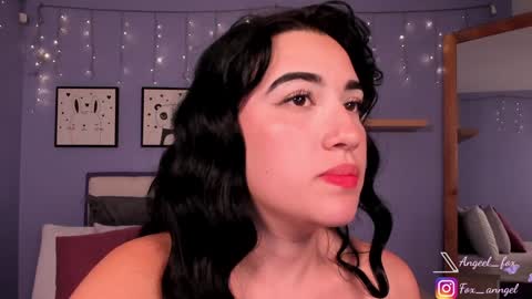 Snapshot of angeel_fox chatting on January 12, 2025, 1:32 am Angel  online show from January 12, 2025, 1:32 am