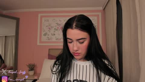 Snapshot of angeel_fox chatting on January 16, 2025, 1:37 am Angel  online show from January 16, 2025, 1:37 am