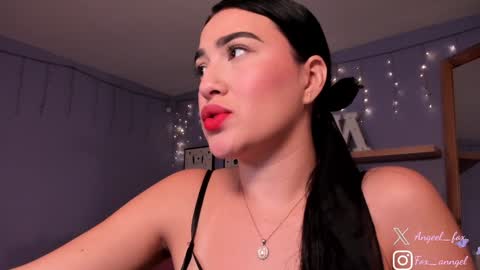 Snapshot of angeel_fox chatting on January 21, 2025, 2:33 am Angel  online show from January 21, 2025, 2:33 am