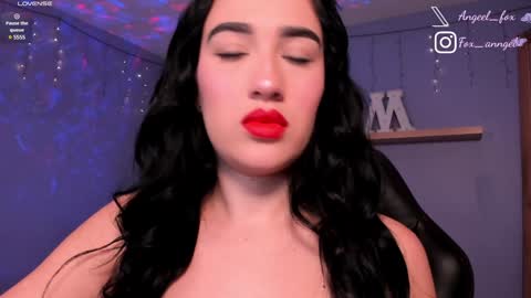 Snapshot of angeel_fox chatting on January 30, 2025, 11:44 am Angel  online show from January 30, 2025, 11:44 am