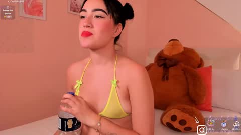 Snapshot of angeel_fox chatting on February 9, 2025, 8:13 pm Angel  online show from February 9, 2025, 8:13 pm
