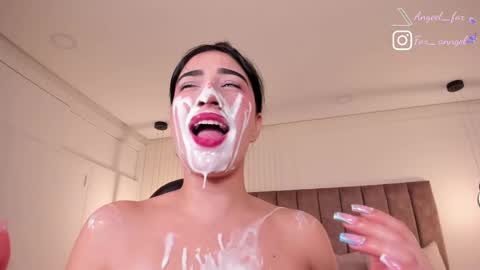 Snapshot of angeel_fox chatting on February 22, 2025, 7:01 am Angel  online show from February 22, 2025, 7:01 am