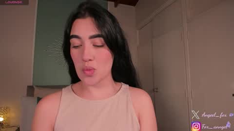 Snapshot of angeel_fox chatting on October 1, 2025, 12:27 am Angel  online show from October 1, 2025, 12:27 am