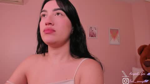 Snapshot of angeel_fox chatting on October 25, 2025, 2:52 am Angel  online show from October 25, 2025, 2:52 am