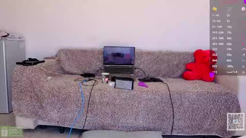 angeellina online show from February 25, 2026, 10:47 am