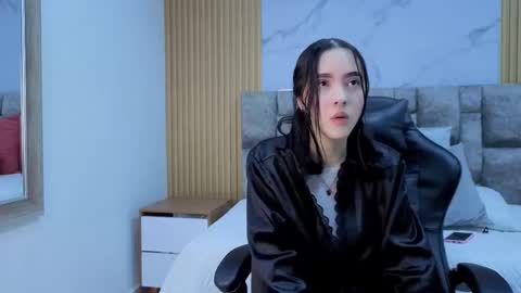 Snapshot of angel__kiss chatting on October 17, 2025, 11:57 am angel__kiss online show from October 17, 2025, 11:57 am