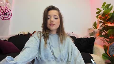 Snapshot of angel__vibe chatting on October 22, 2025, 7:35 pm angel__vibe online show from October 22, 2025, 7:35 pm