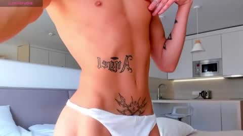 angel_andreww online show from February 16, 2025, 11:38 am