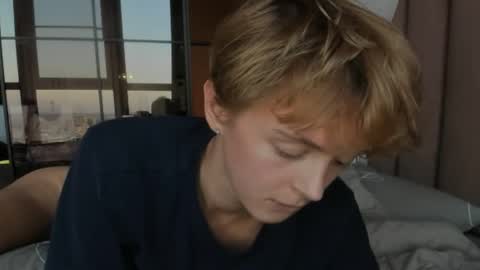 angel_andreww online show from April 28, 2026, 4:12 pm