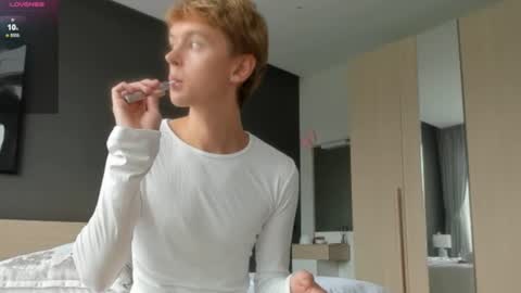 angel_andreww online show from July 25, 2026, 9:29 am