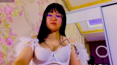angel_asia_ online show from March 4, 2025, 1:12 am
