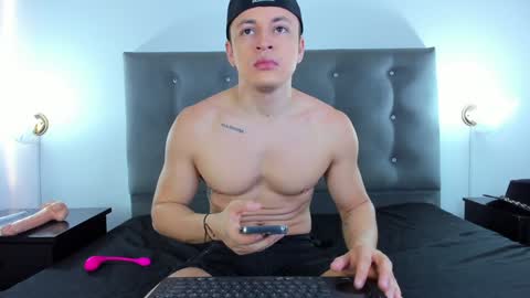 Angel Cuervo online show from December 3, 2024, 12:27 pm