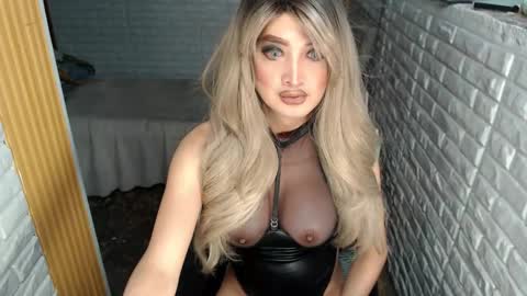 Snapshot of angel_cumming chatting on September 14, 2025, 8:35 am angels street online show from September 14, 2025, 8:35 am