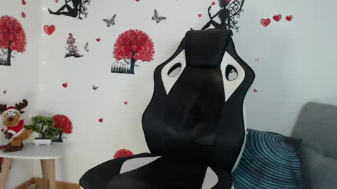 Angel Curl online show from February 5, 2025, 1:47 am