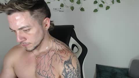 Angel Curl online show from November 27, 2025, 9:28 pm