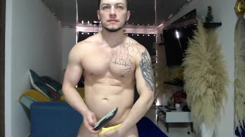 Snapshot of angel_curl chatting on April 6, 2026, 7:26 pm Angel Curl online show from April 6, 2026, 7:26 pm
