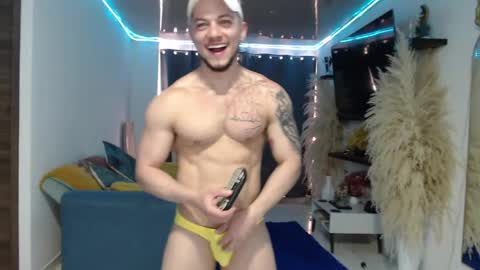 Snapshot of angel_curl chatting on May 4, 2026, 2:02 pm Angel Curl online show from May 4, 2026, 2:02 pm