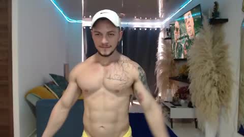Snapshot of angel_curl chatting on May 7, 2026, 2:22 pm Angel Curl online show from May 7, 2026, 2:22 pm