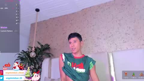 ngel Esteban  online show from December 11, 2024, 3:56 am