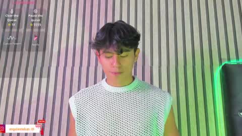 ngel Esteban  online show from June 1, 2026, 7:59 pm