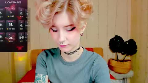 Snapshot of angel_julles chatting on November 14, 2025, 1:37 am Angel Dust online show from November 14, 2025, 1:37 am