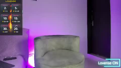 angel_kyrozz online show from June 18, 2026, 7:07 pm