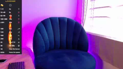 angel_kyrozz online show from July 27, 2026, 7:10 pm