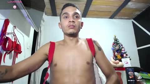 Snapshot of angel_latinboy chatting on December 10, 2024, 1:32 am Angel online show from December 10, 2024, 1:32 am