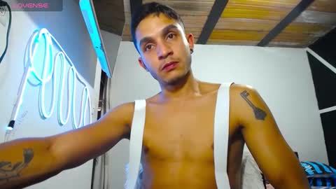 Snapshot of angel_latinboy chatting on March 10, 2025, 9:29 pm Angel online show from March 10, 2025, 9:29 pm
