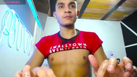Snapshot of angel_latinboy chatting on March 11, 2025, 9:48 pm Angel online show from March 11, 2025, 9:48 pm