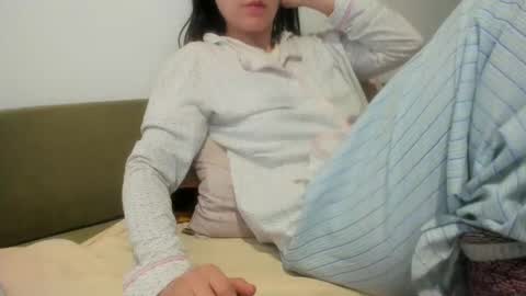 angel_lee__ online show from May 5, 2026, 3:58 am